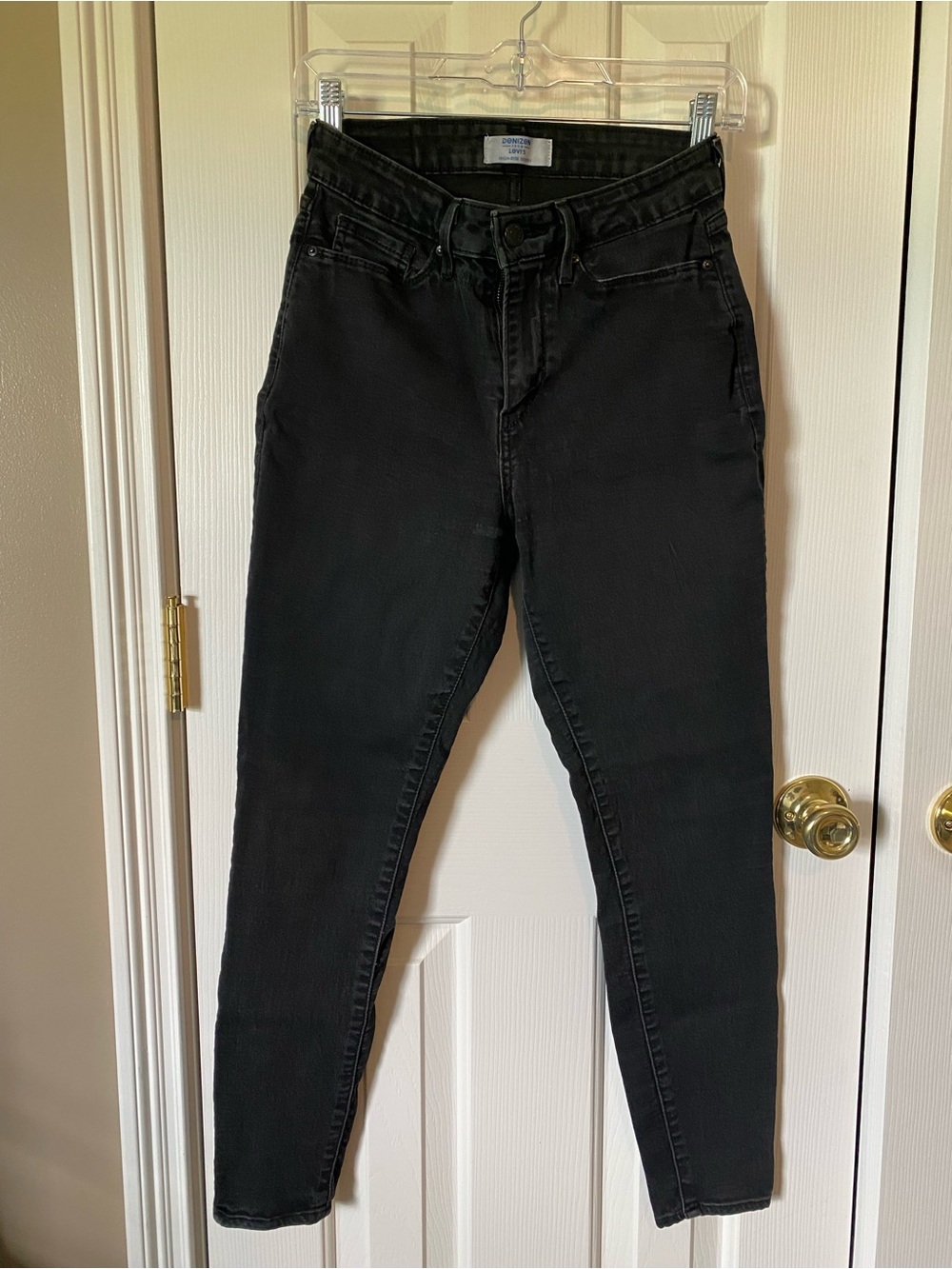 Women’s Denizen from Levi’s Black High-Rise Skinny Jeans Size 6S